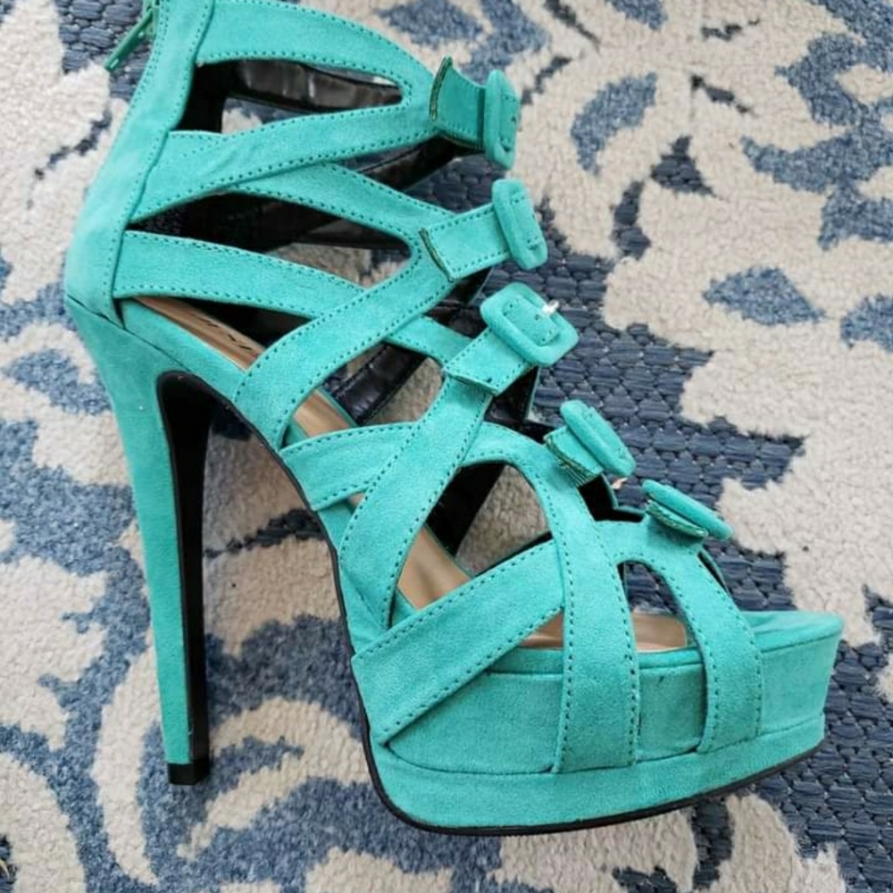 Pumps - Picture 5 of 5